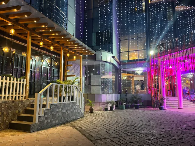 Hotel Padmini Palace - Best Hotel Near Jolly Grant International Airport