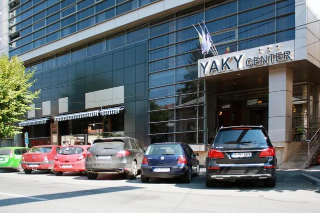 Yaky Center