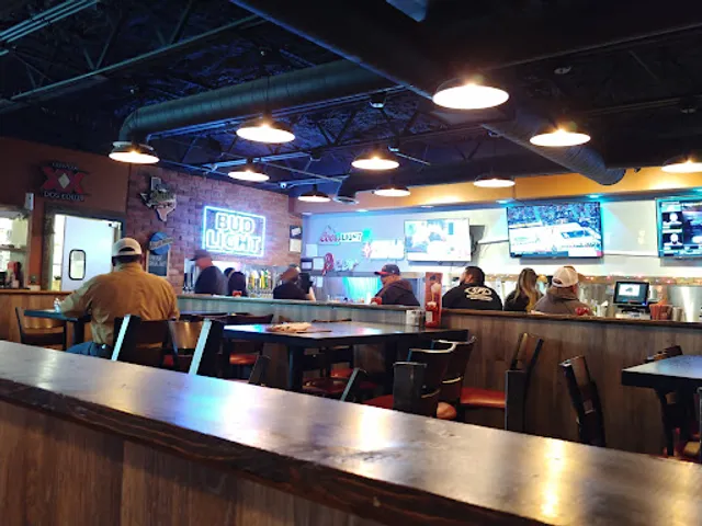 2 Javelinas Draft House