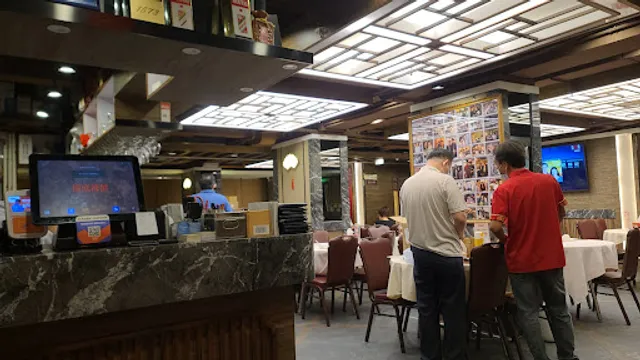 Under Bridge Spicy Crab