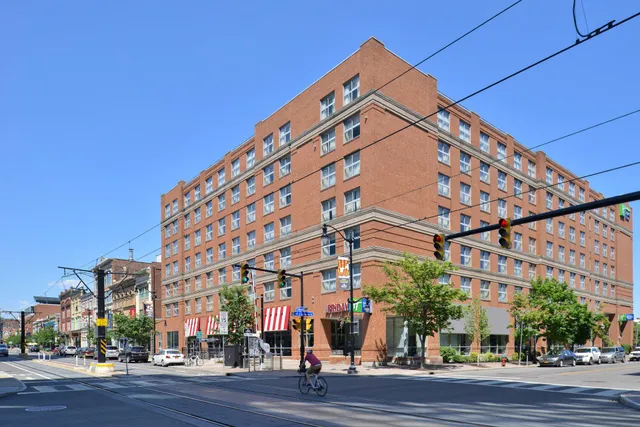 Holiday Inn Express & Suites Buffalo Downtown - Medical Ctr by IHG
