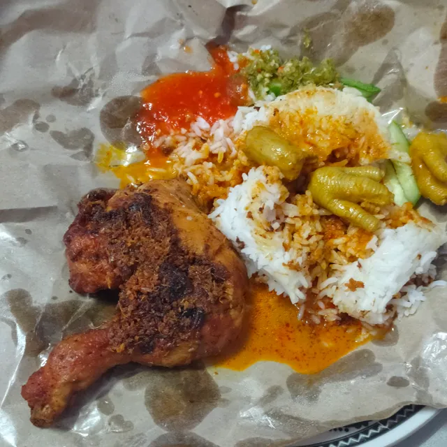Nasi Kukus Ayam Berempah Diha