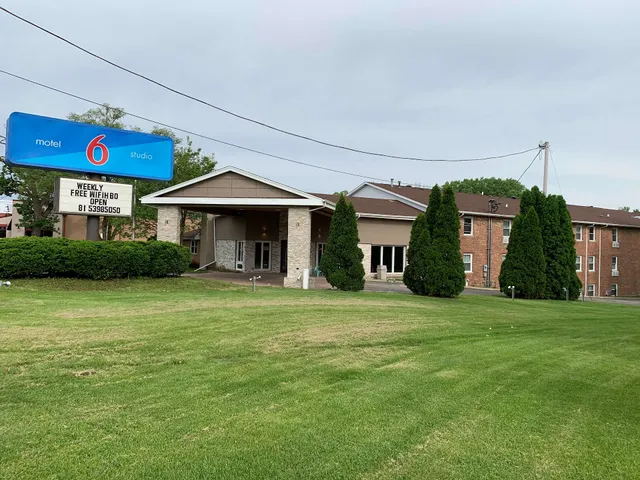 Studio 6 Rockford, IL