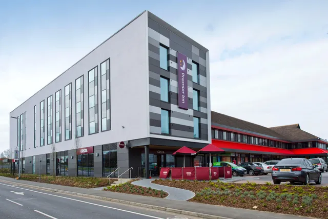 Premier Inn Slough West (Slough Trading Estate) hotel