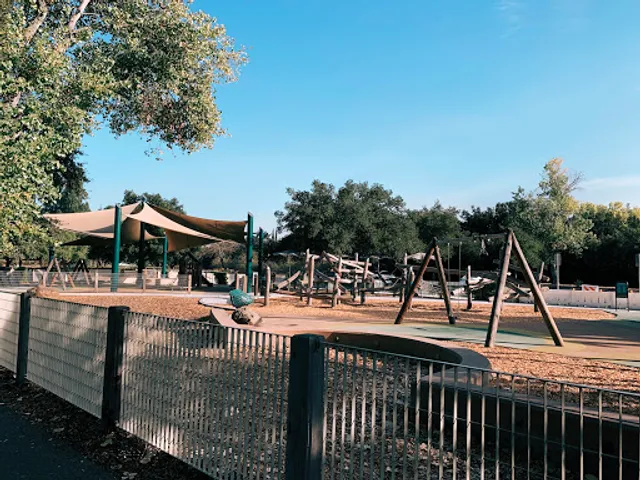Hellyer Park Visitor Center