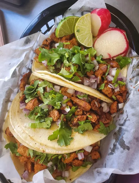 Birria y mariscos La Reina