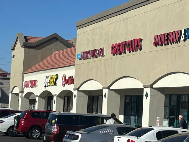Peoria Marketplace (Shopping Center)