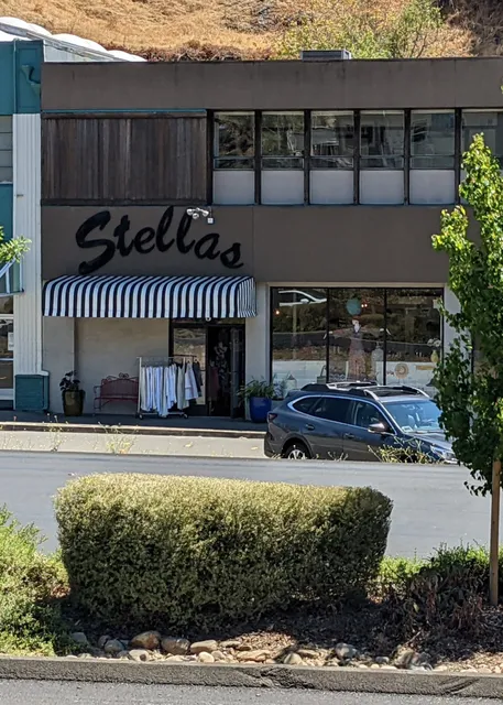 Stella's Consignment