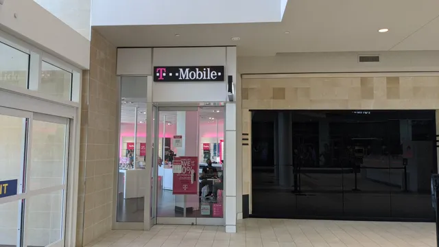 T-Mobile Experience Store