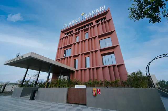 Clarks Safari Haridwar