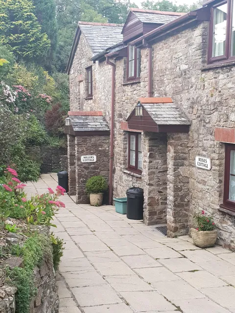 Lane Mill Farm Holidays (Rosies & Millers Cottage)