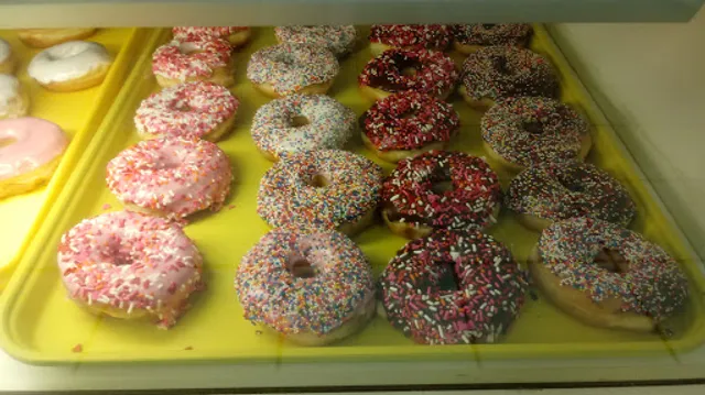 Kiss Donuts