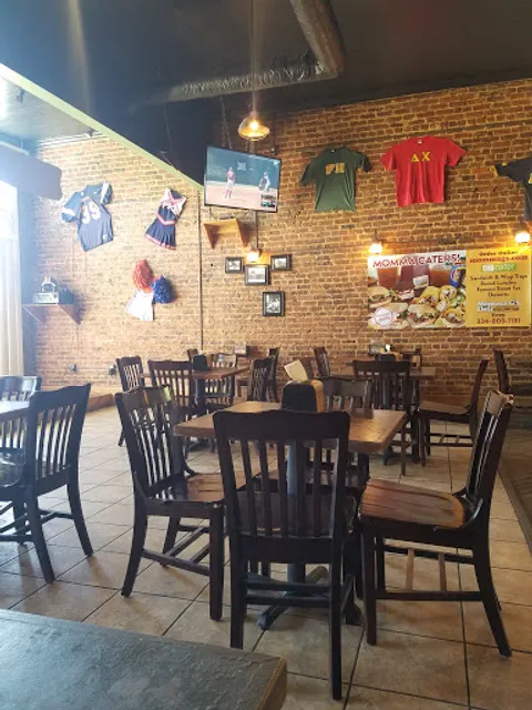 Momma Goldberg's Deli