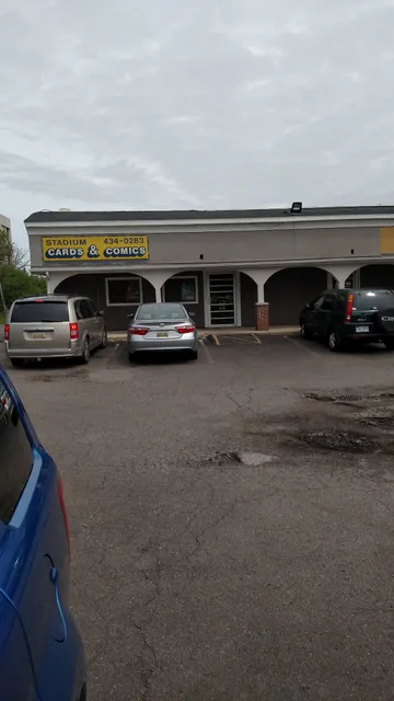 Stadium Cards & Comics