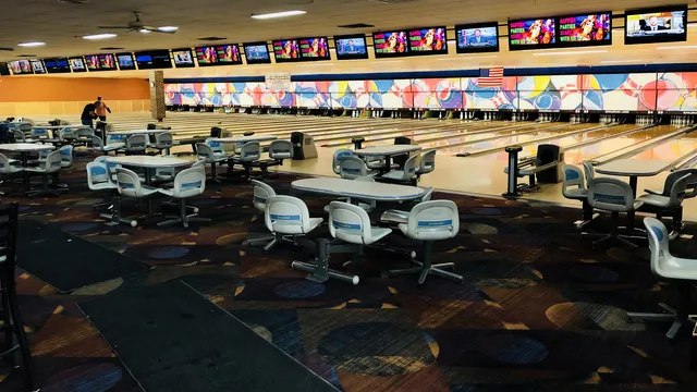 Bowlerama Lanes
