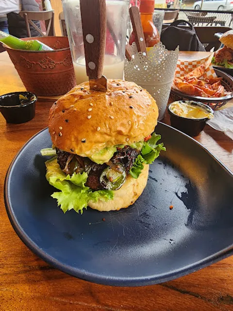 Brontos Paseo San Francisco