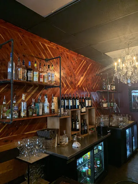 D'Canters Wine & Delights