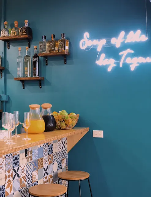 Tres Salsas - Mexican Restaurant Cantina