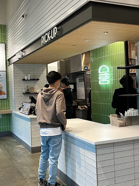 Shake Shack Victoria Gardens