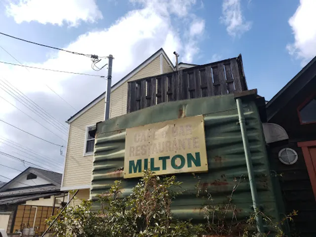 Cafe Milton