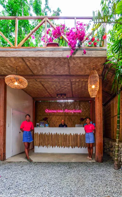 SIP Sunset Hostel and Lounge