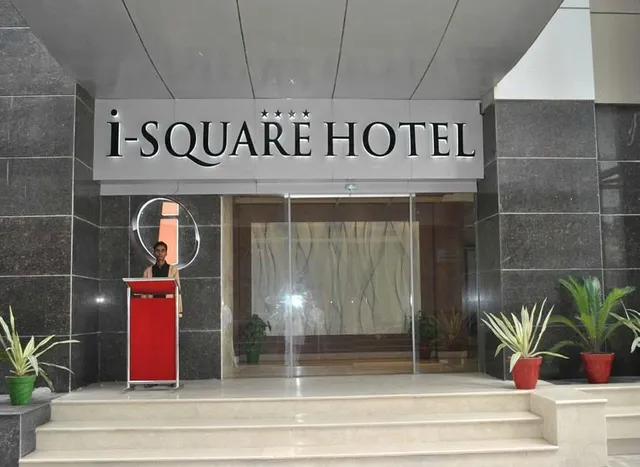 Capital O 4004 I-square