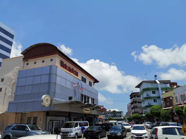 Red Tomato Hotel Labuan