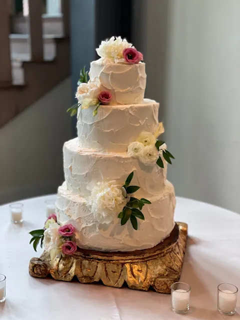 Ally & Eloise Bakeshop