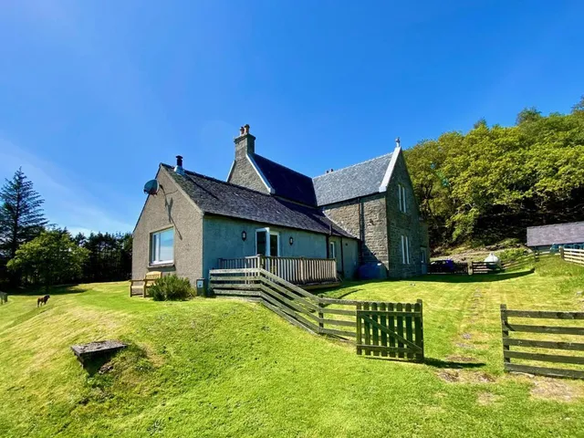 Loch Morar Private Suite