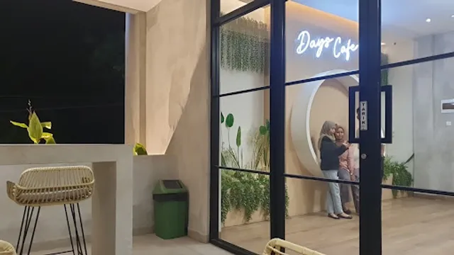 Days Cafe