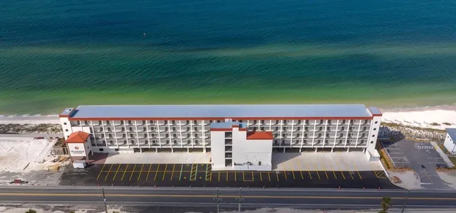 El Governor Beach Resort