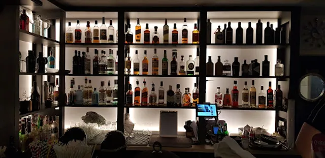 Royal | Café • Bar • Restaurant