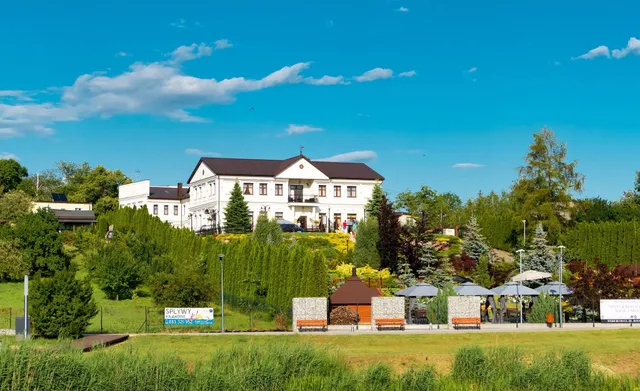 Pałac Uniejów / Hotel & Restauracja