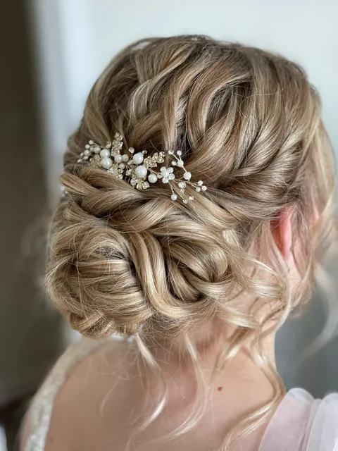 Makeup Artist & Hairstylist by Sophia Nawabi