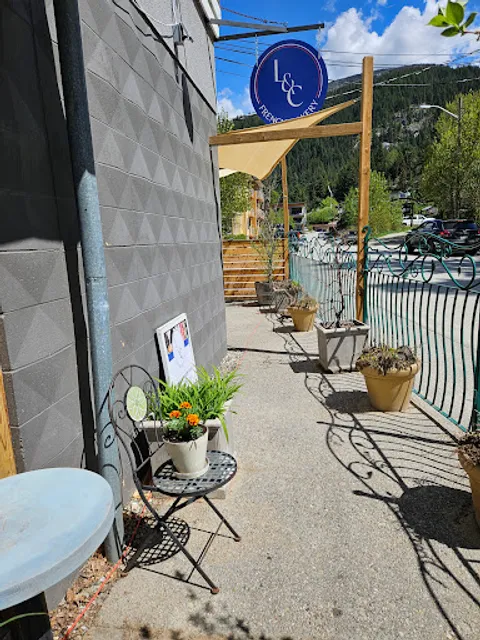 L&C French Bakery - Fairview