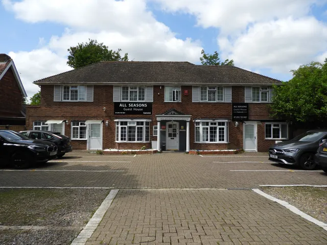 All Seasons Guest House Gatwick & Airport Parking