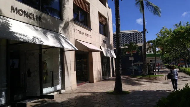 Bottega Veneta Honolulu 2100 Kalakaua