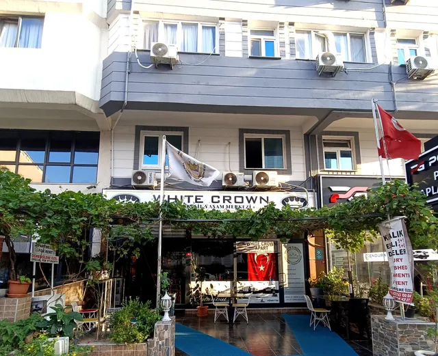 White Crown Apartman ve Yaşam Merkezi
