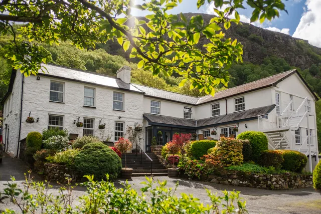 Tŷ Afon - River House