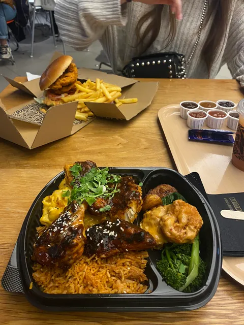 Afrikana Restaurant Lakeside