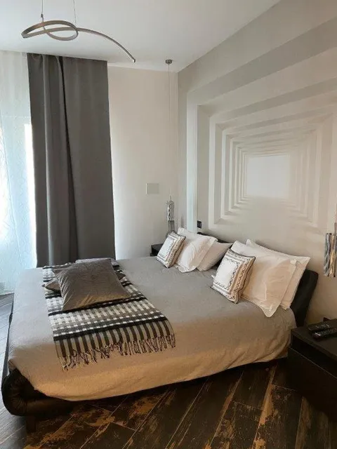 Gatto Bianco Le Mura