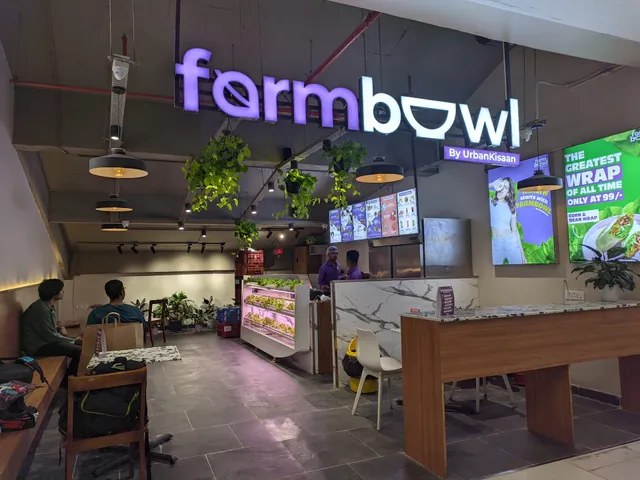 Food Court Irram Manzil Mall