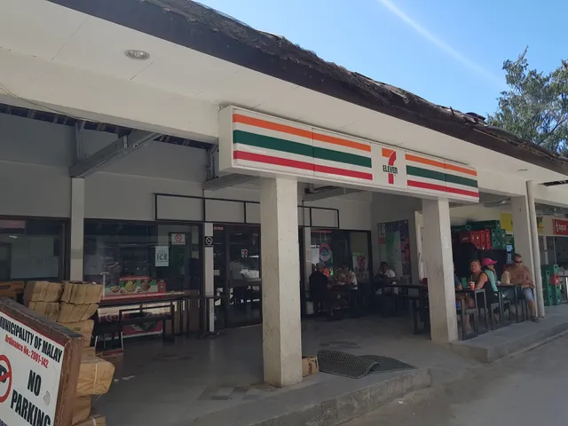 7-Eleven 1817 Boracay Tourist