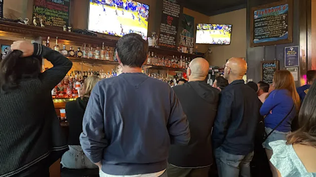 Fishbowl Bar & Grill