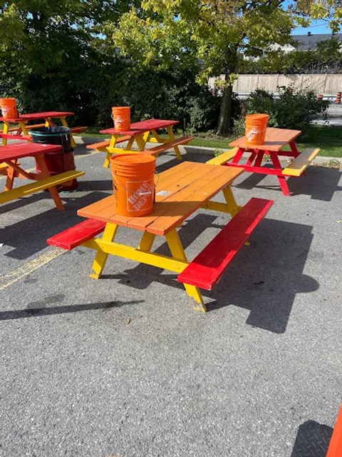 Fat Les's Chip Stand & Wham Burger!