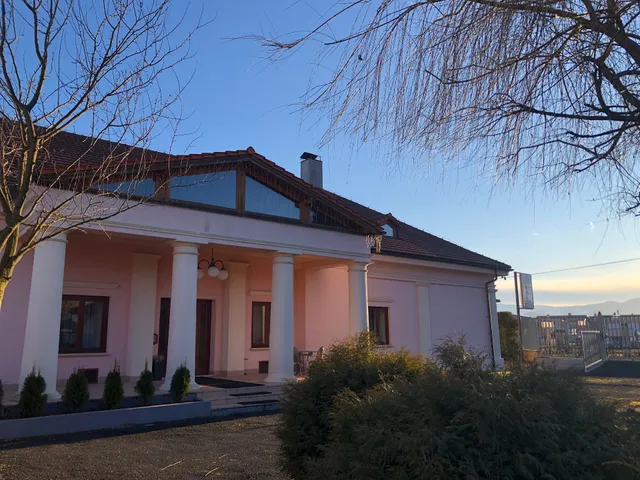 Happy Village Kaštieľ Ivachnová ***