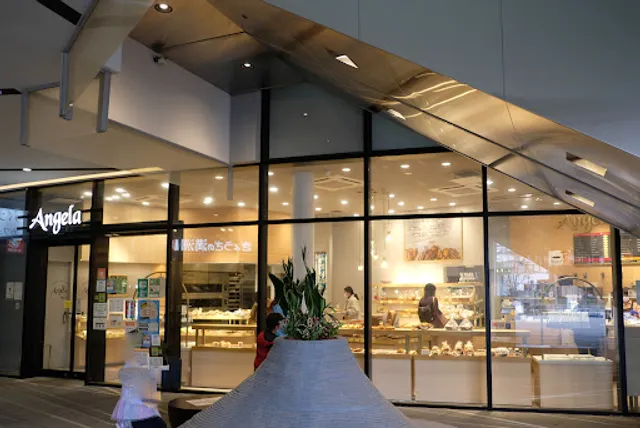 Bakery&Cafe Angela with R.O.STAR