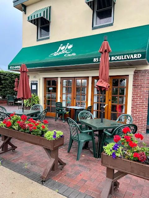 Jo Jo Apples Cafe