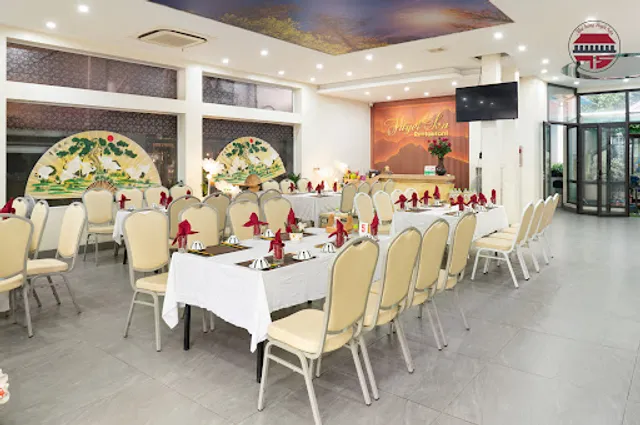 Tuyết Sơn Restaurant