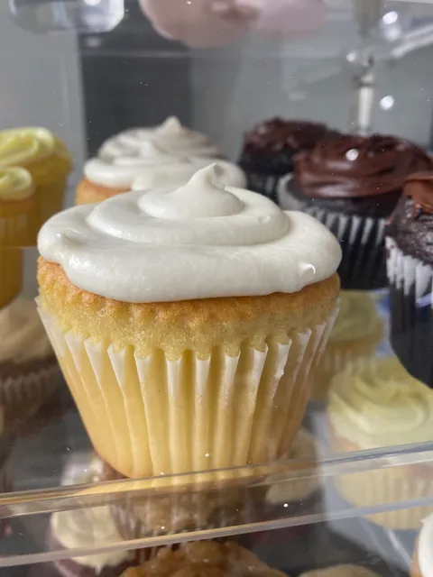 Sprinkle It Cupcake & Cookie Cafe